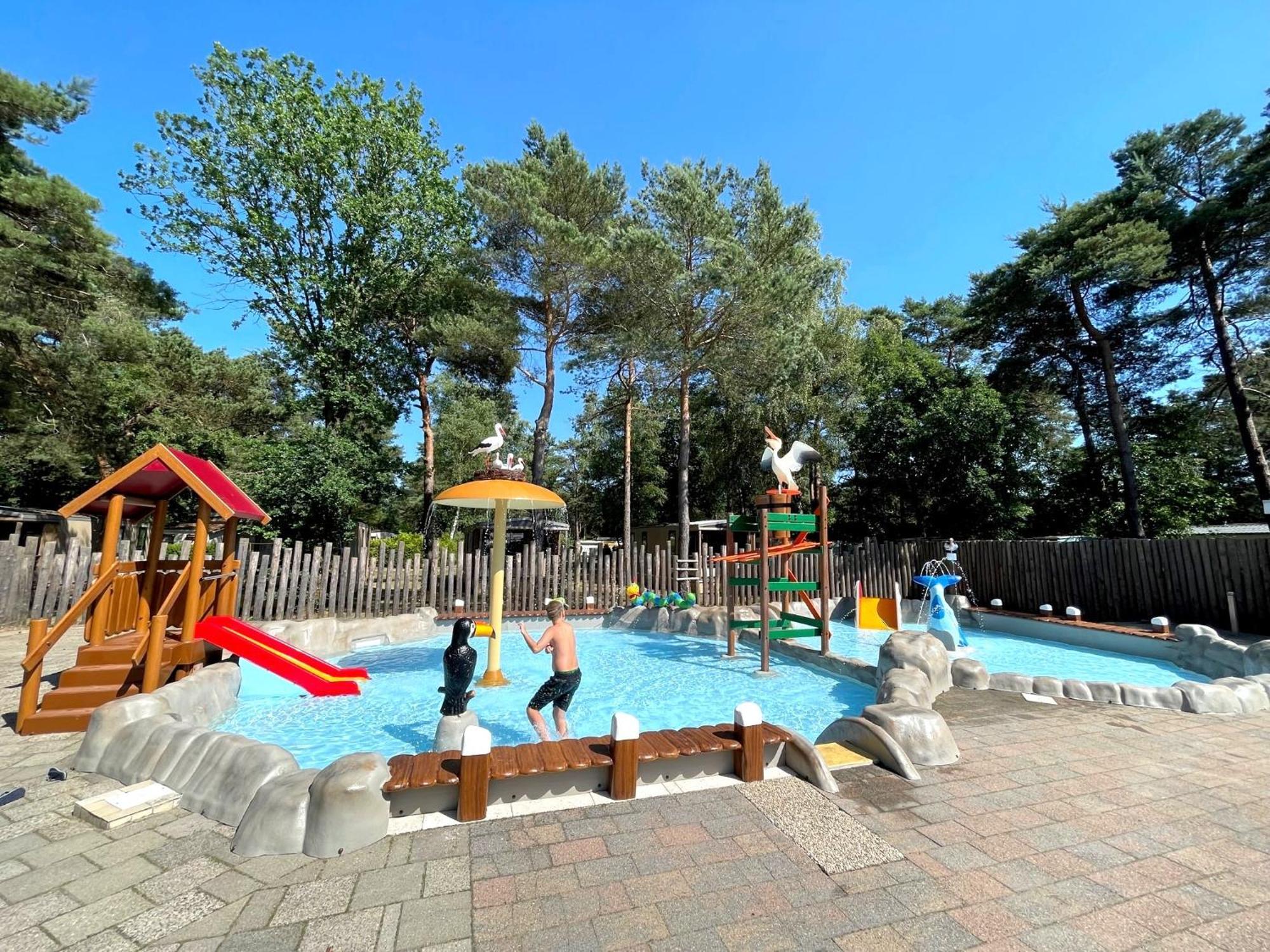 Vakantiepark Hertenhorst Beekbergen Esterno foto